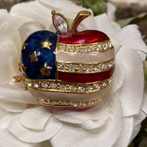 Vintage GE Wlind patriotic enamel & rhinestone Apple flag brooch 1 1/2” …